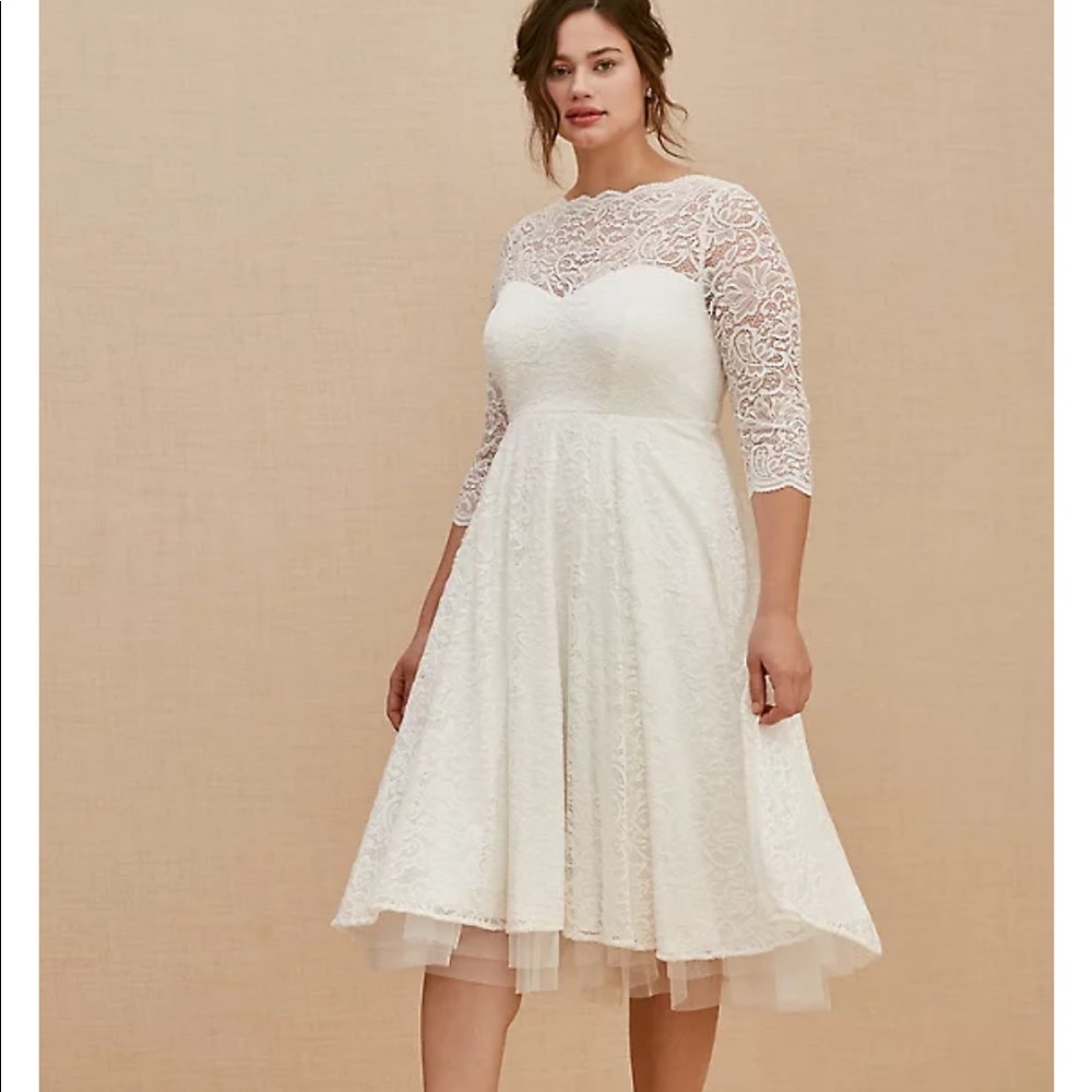 NWT Ivory lace tea-length wedding dress size 26